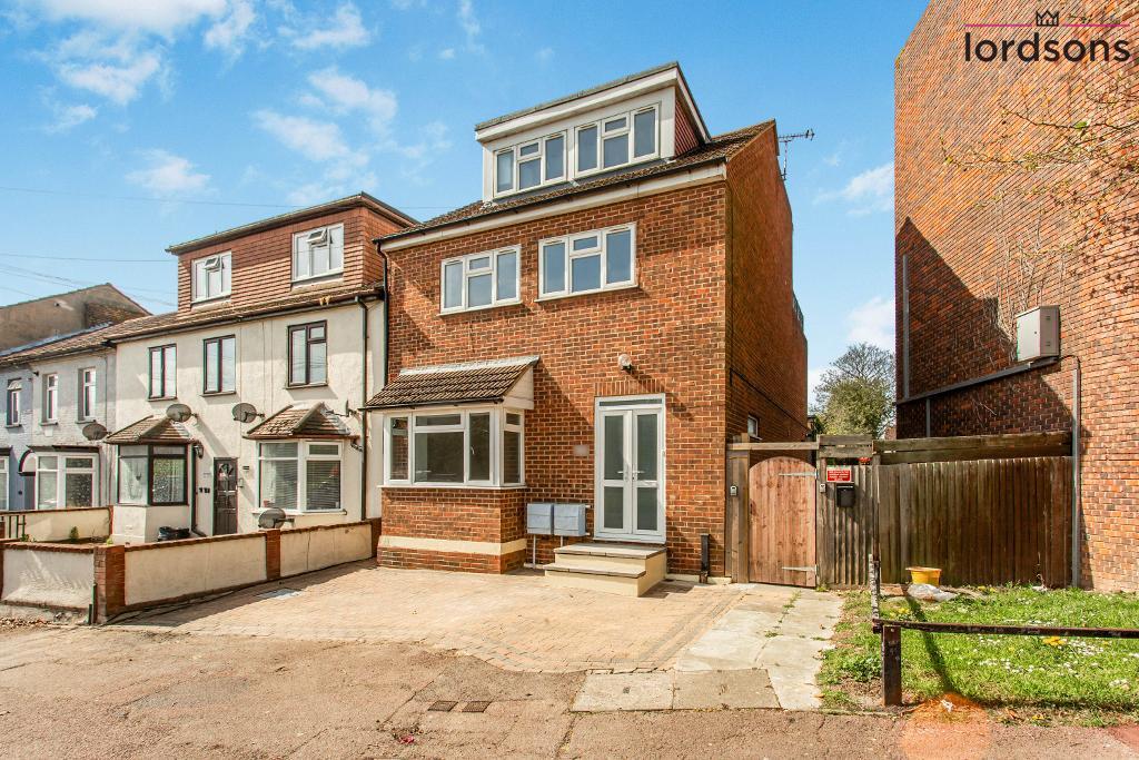 Southchurch Avenue, Southend-On-Sea, Essex, SS1 2EY