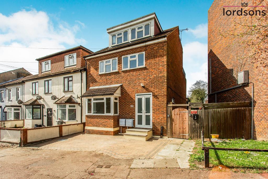 Southchurch Avenue, Southend-On-Sea, Essex, SS1 2EY