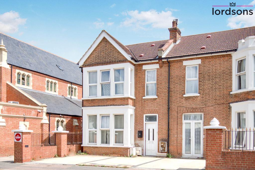 Chelmsford Avenue, Southend-on-Sea, Essex, SS2 6JG